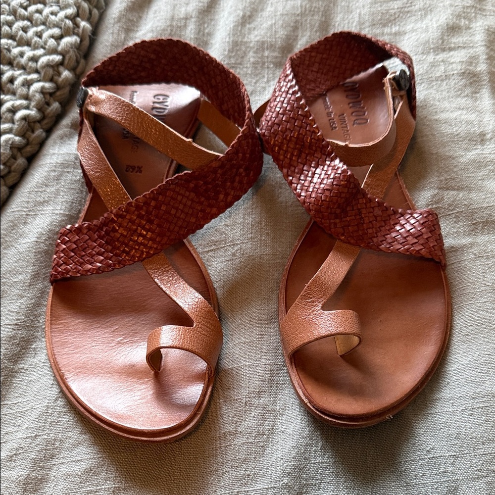 Chic Woven Leather Sandals in Tan and Brown